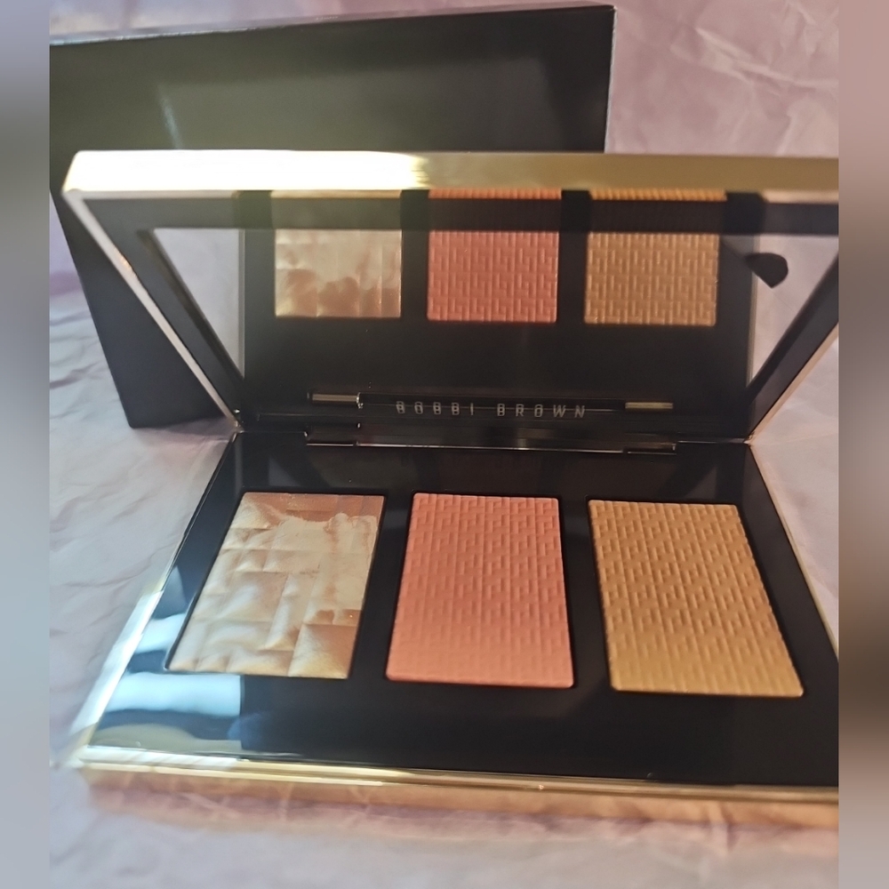 NEW BOBBI BROWN SCULPT & GLOW PALETTE - LIGHT